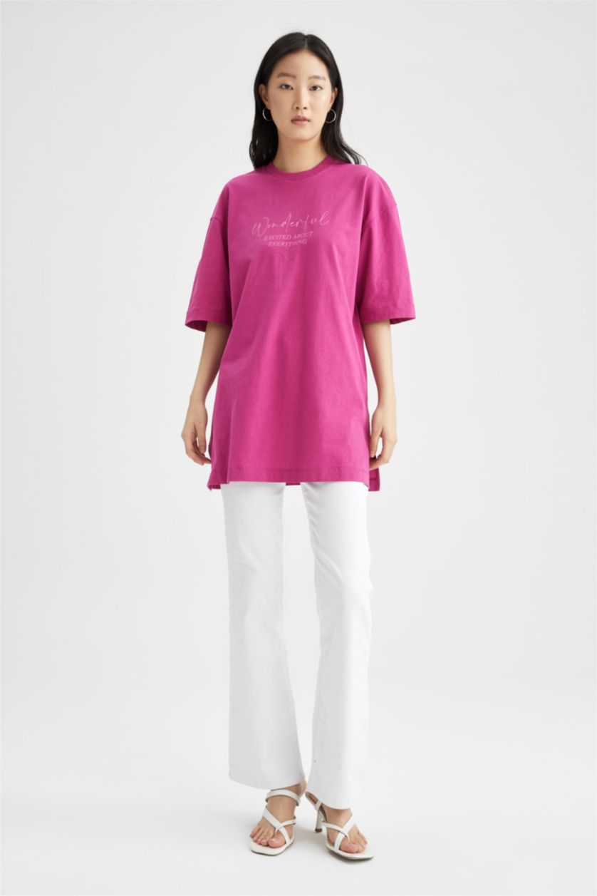 FEMME Violet Tunique à manches courtes à imprimé brillant et slogan Relax Fit