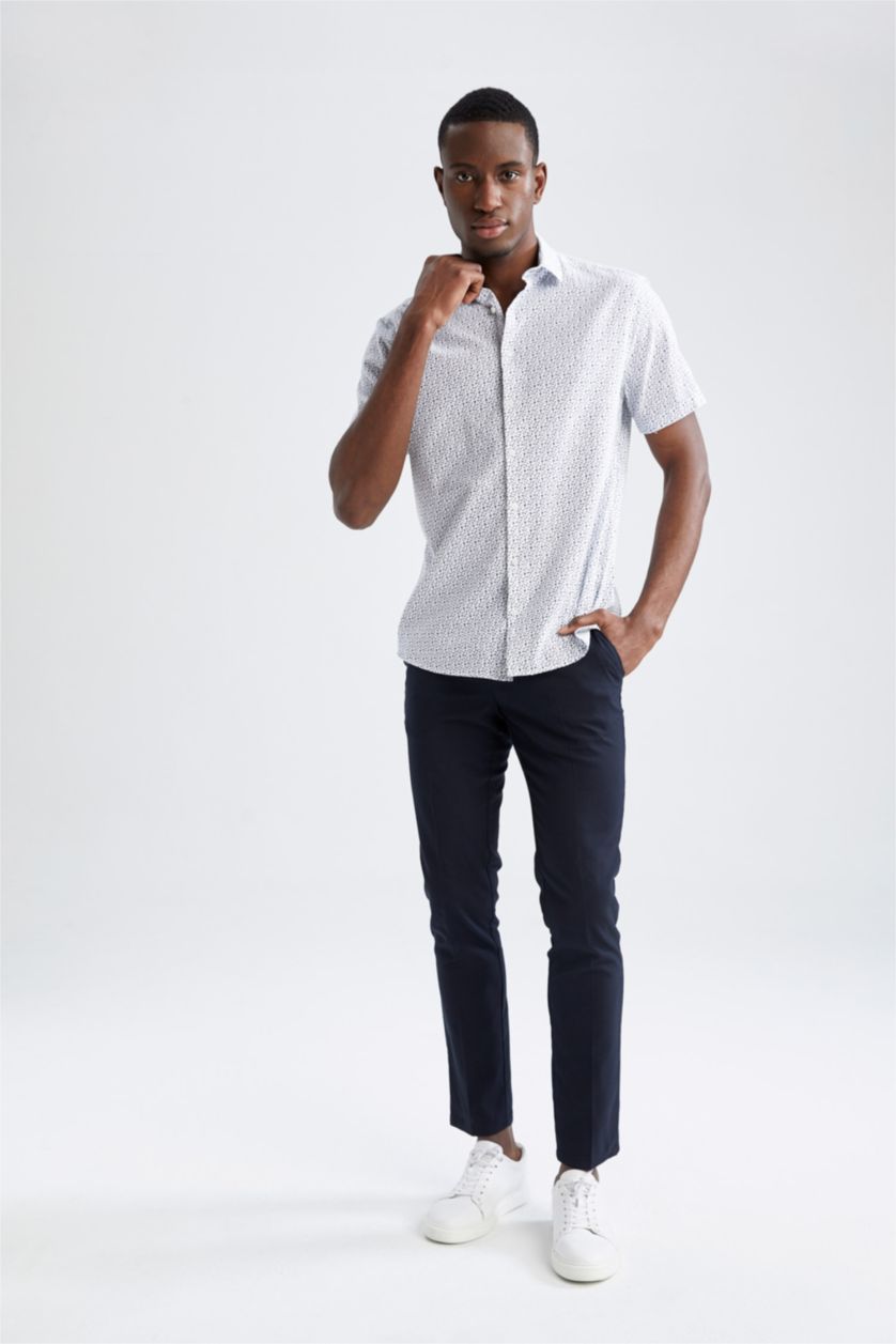 رجالي أبيض قميص بولو بأكمام قصيرة مطبوع