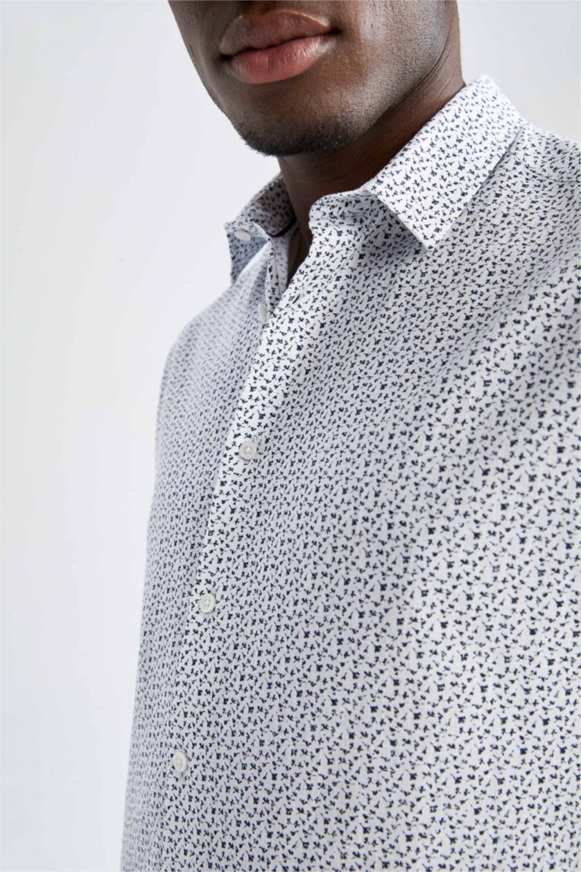 رجالي أبيض قميص بولو بأكمام قصيرة مطبوع