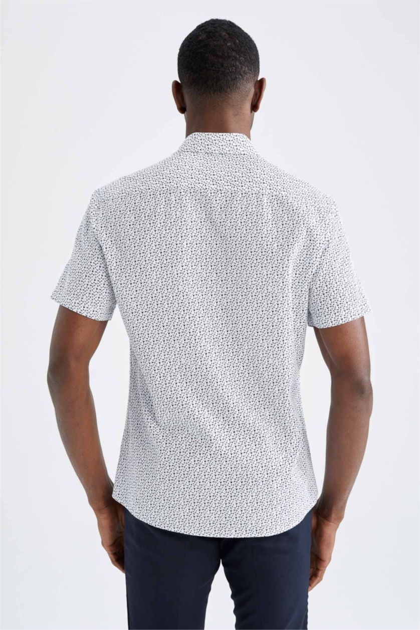 رجالي أبيض قميص بولو بأكمام قصيرة مطبوع