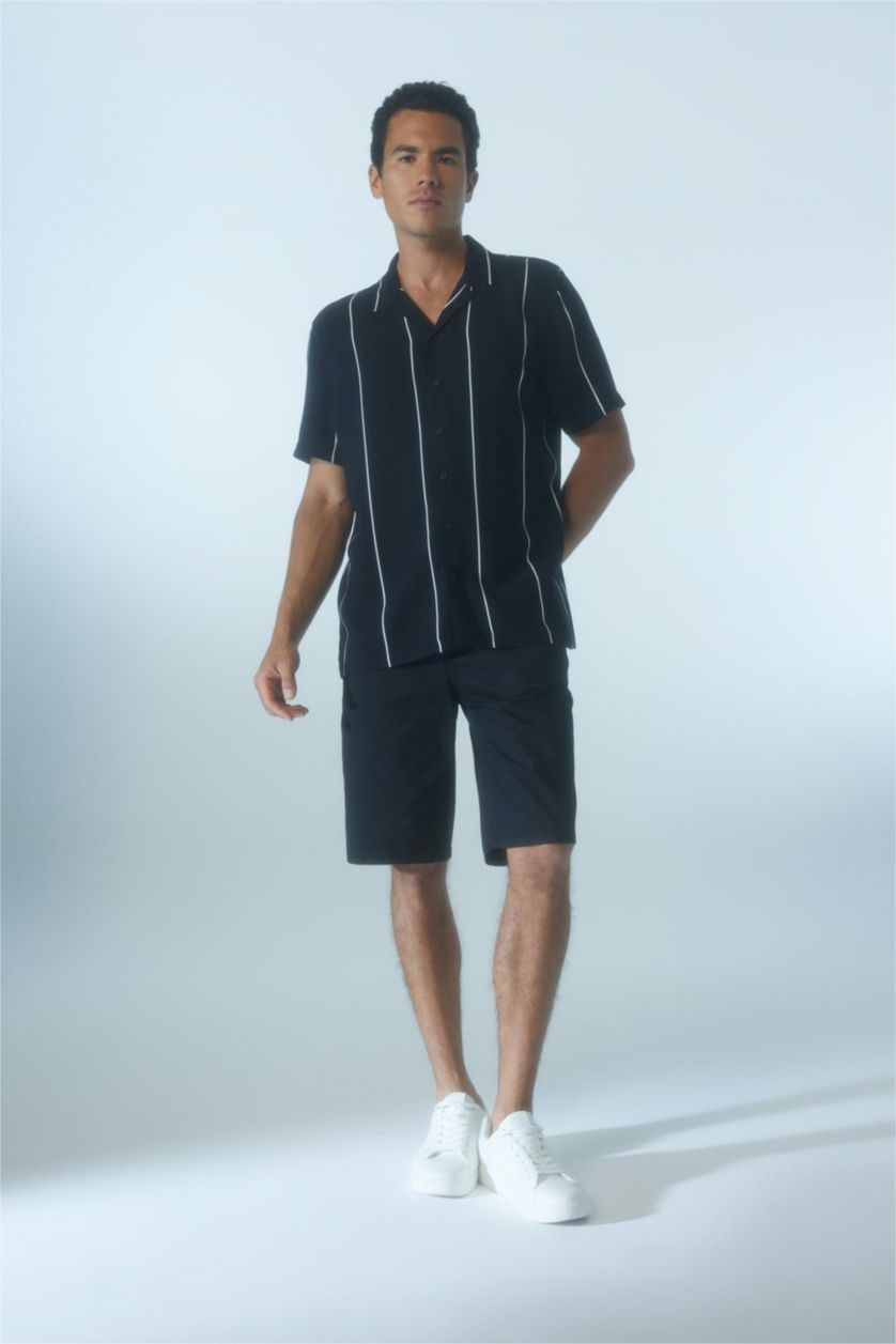 HOMME Noir Chemise à manches courtes en popeline à motif de ligne Cool Regular Fit