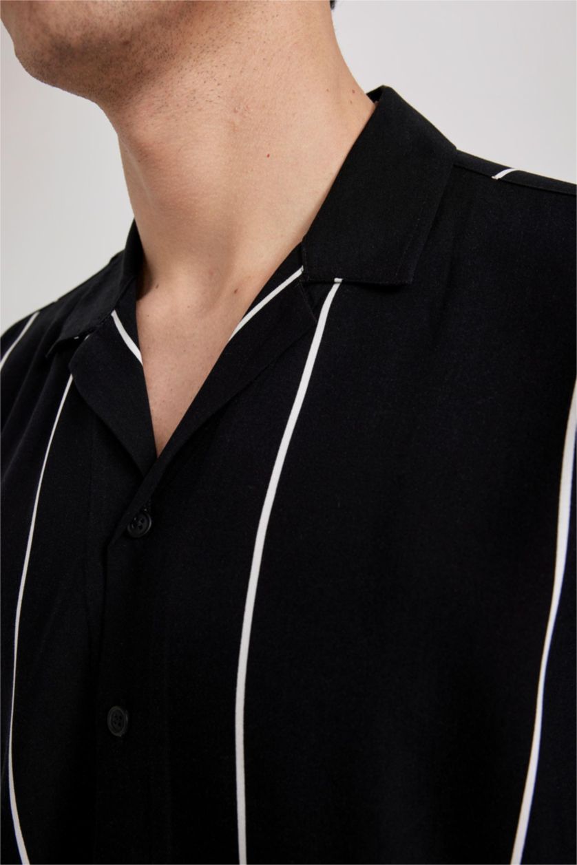 HOMME Noir Chemise à manches courtes en popeline à motif de ligne Cool Regular Fit