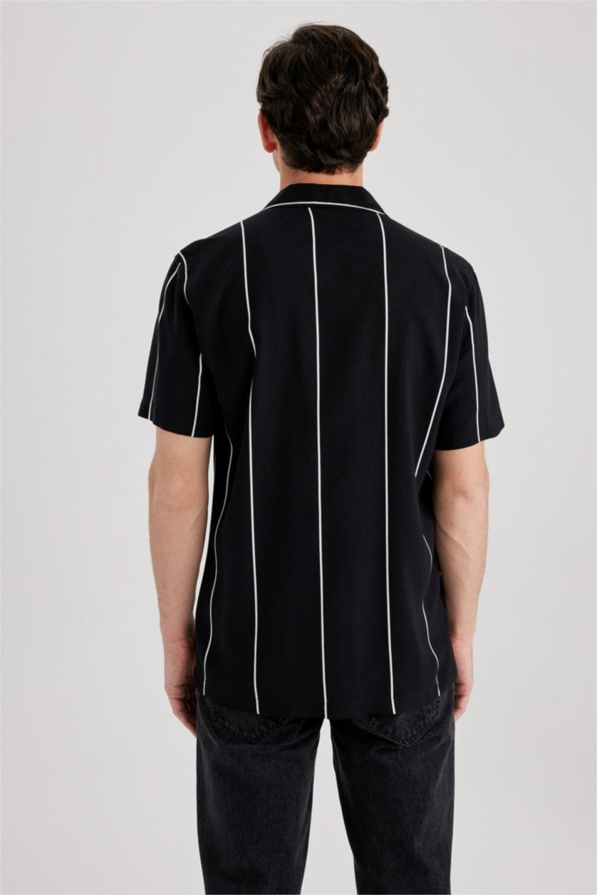 HOMME Noir Chemise à manches courtes en popeline à motif de ligne Cool Regular Fit