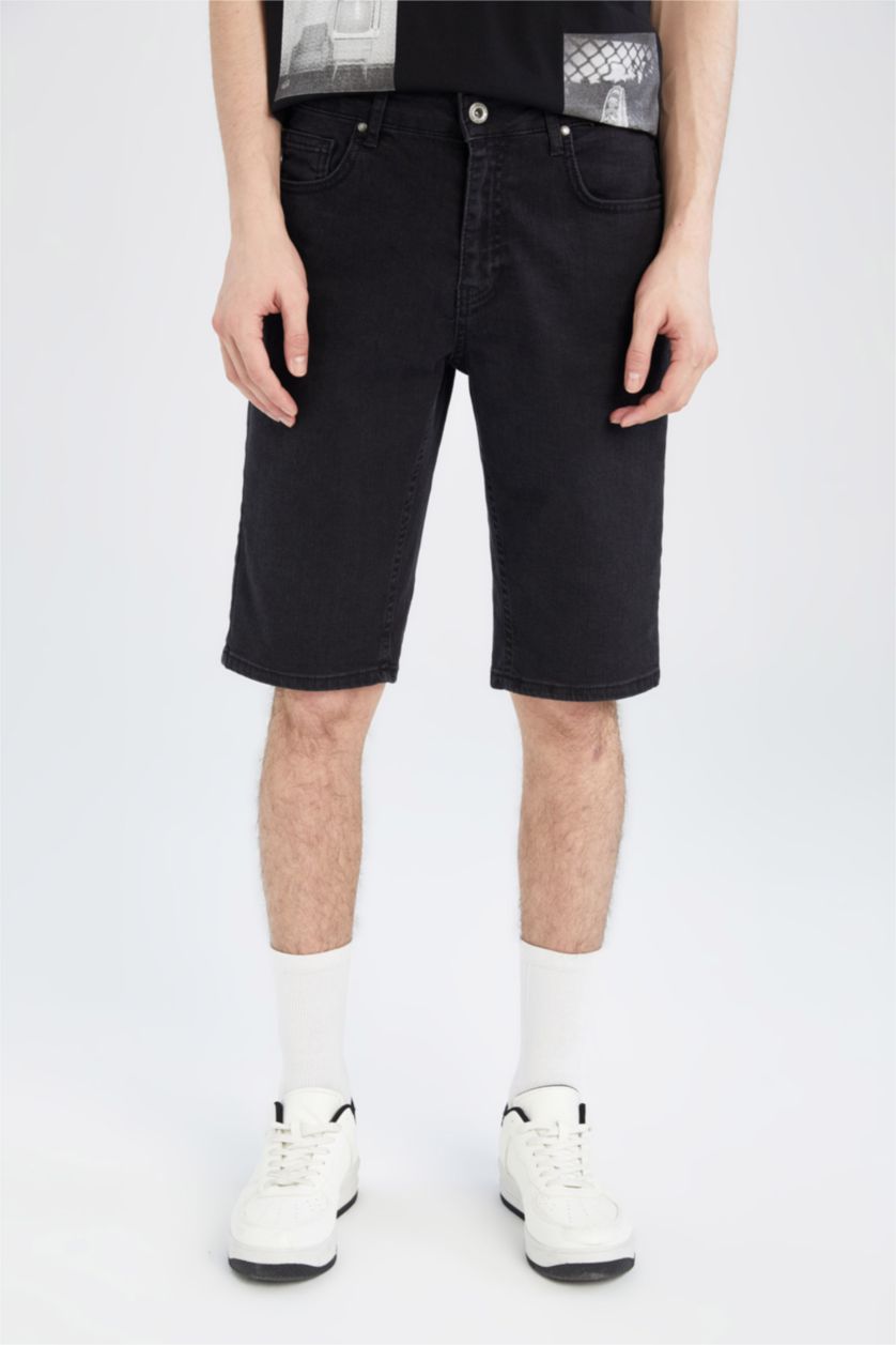 MAN Black Regular Fit Midi Shorts