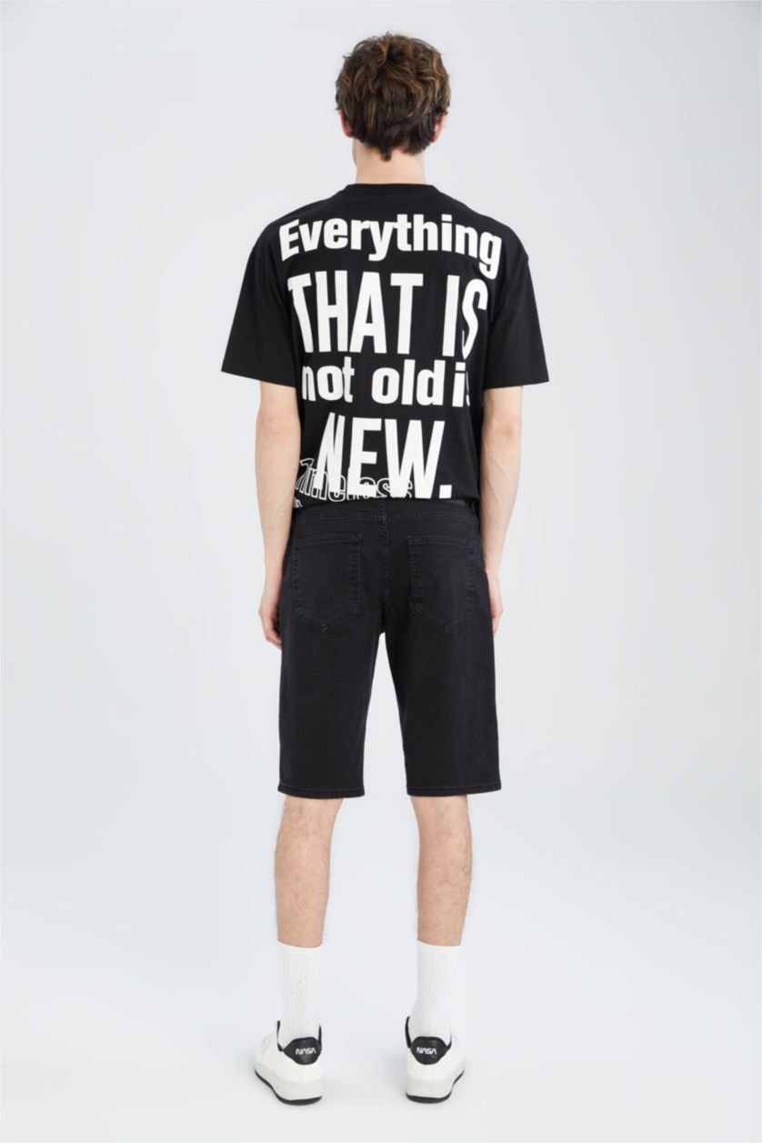 MAN Black Regular Fit Midi Shorts