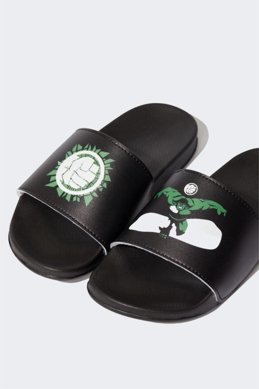 GARÇONS Noir Sandales En Similicuir À Semelle Plate Sous Licence Marvel Avengers Pour Garçon