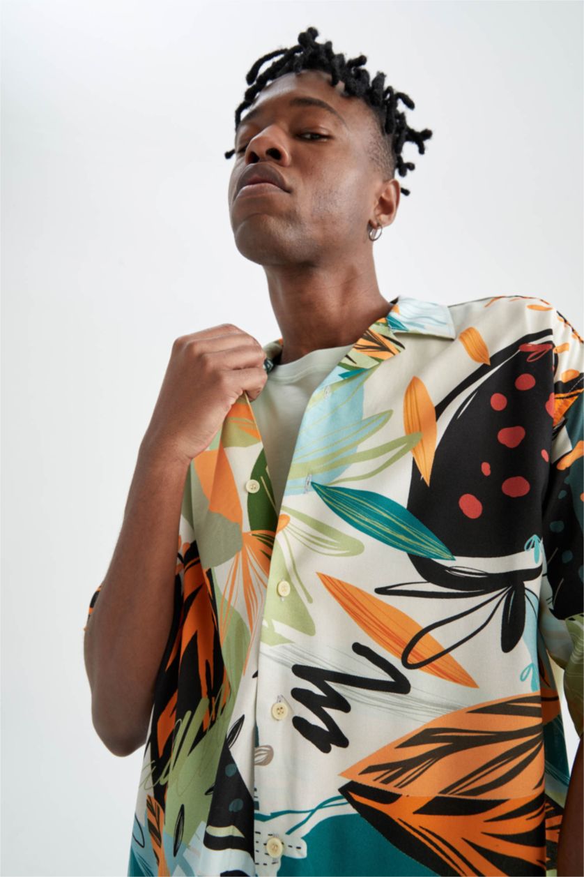 HOMME Orange Chemise à manches courtes en viscose à motifs coupe oversize