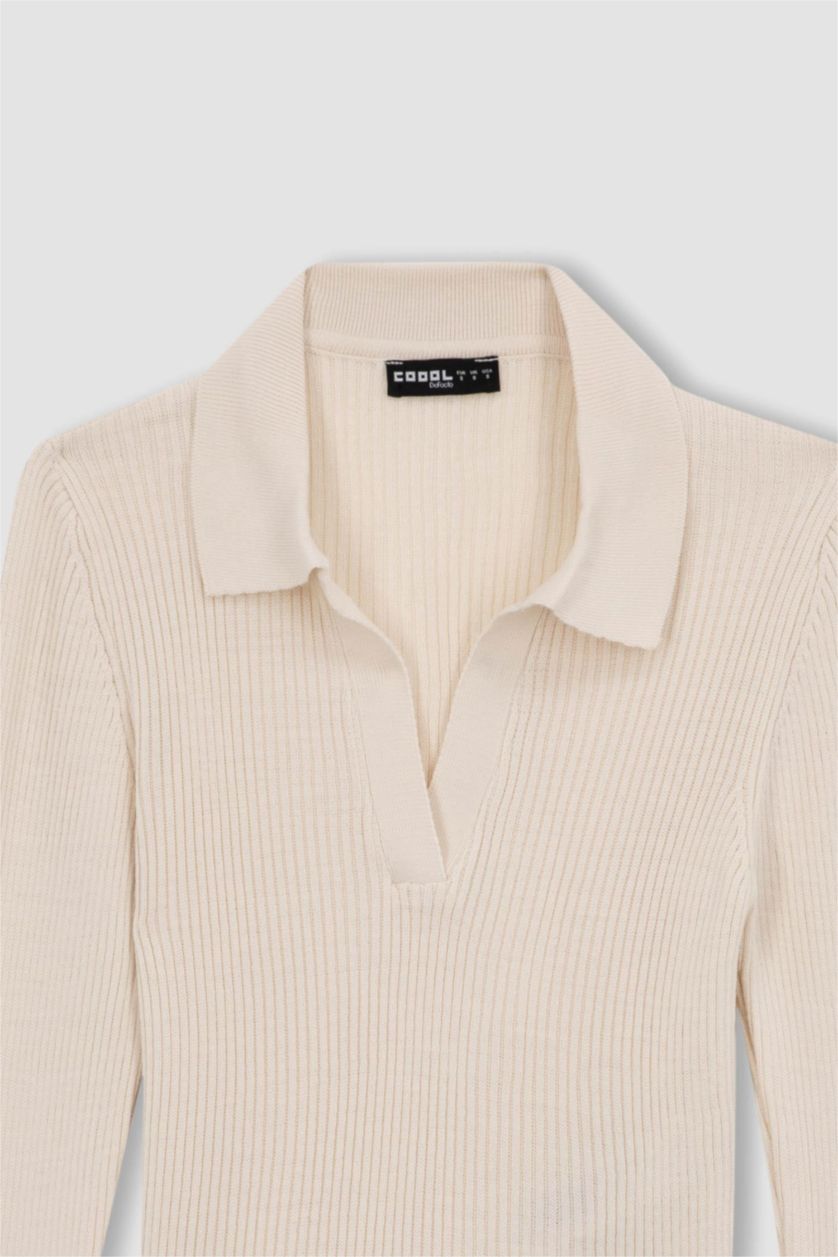 FEMME Beige Pull Slim en tricot à col Polo