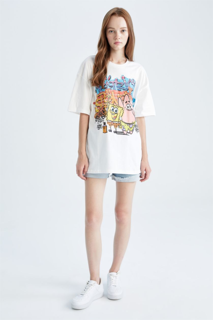 Kadın Kırık Beyaz Oversıze Kısa Kollu Tişört