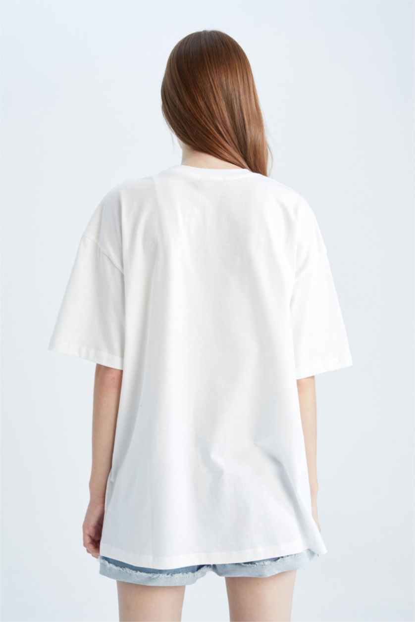 Kadın Kırık Beyaz Oversıze Kısa Kollu Tişört
