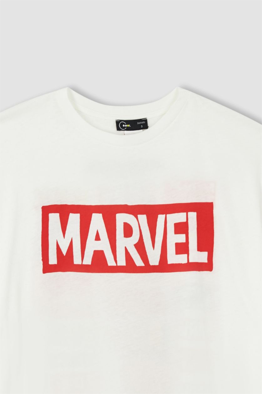 نساء اوف وايت تي شيرت مطبوع من الظهر مرخص من مارفل اوفر سايز برقبة مستديرة وأكمام قصيرة