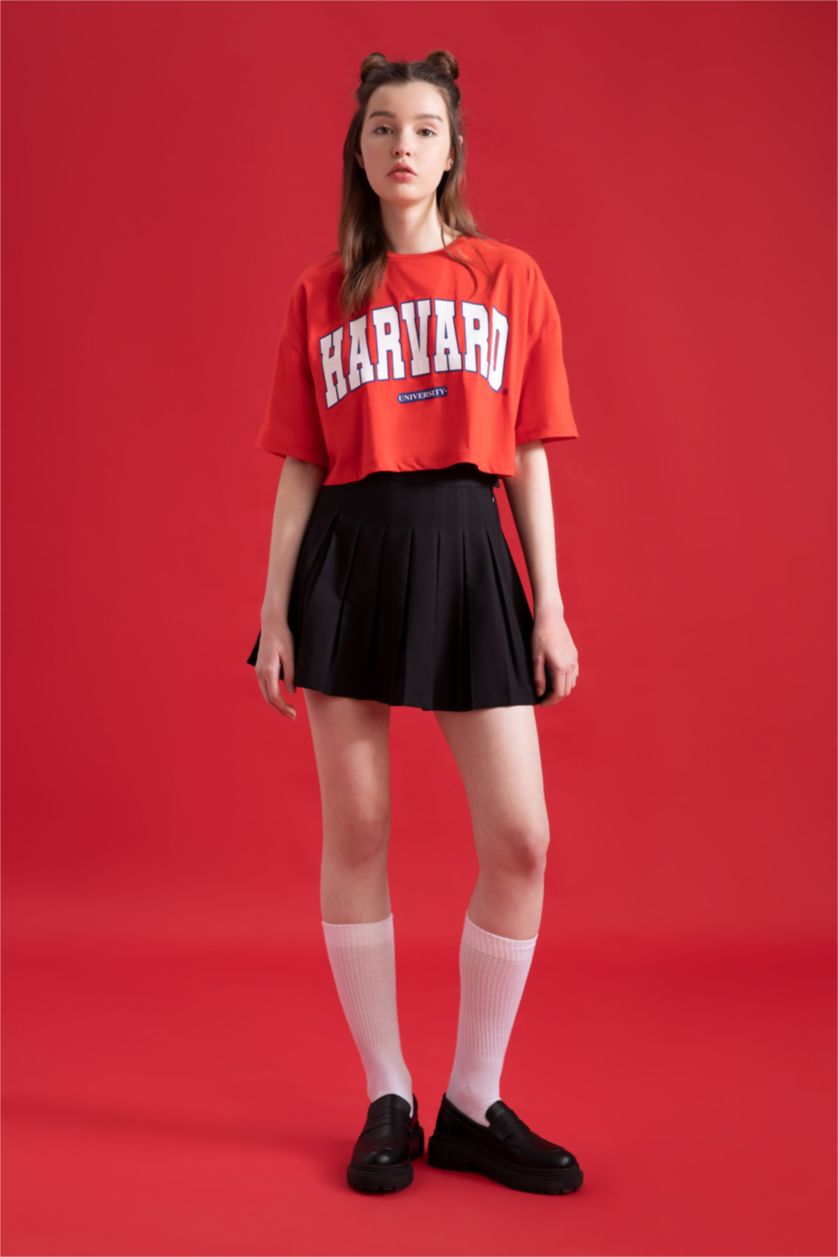 نساء أحمر تي شيرت قصير الأكمام بياقة مستديرة اوفر سايز مرخص من جامعة هارفارد