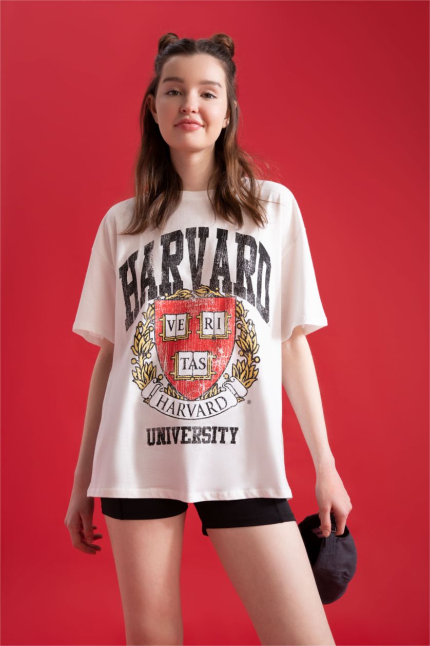 Kadın Kırık Beyaz Oversıze Kısa Kollu Tişört