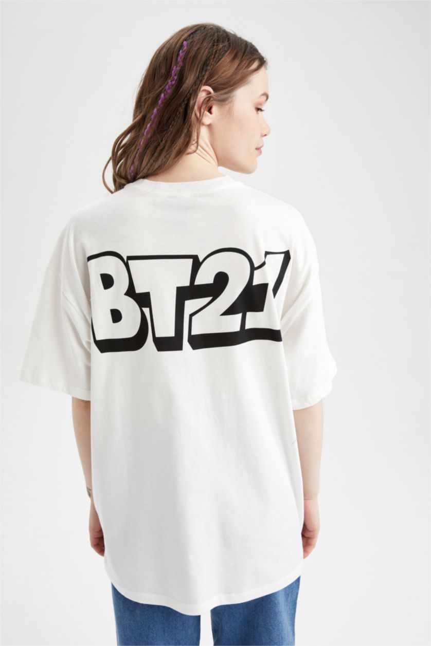 WOMAN White Oversize Fit Short Sleeve T-Shirt
