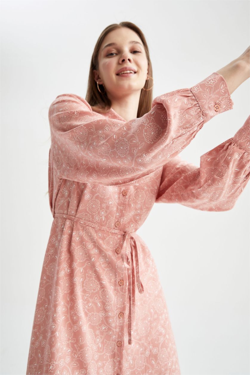 FEMME Écru Tunique-chemise en viscose à manches longues et motif floral coupe classique avec détail à nouer à la taille