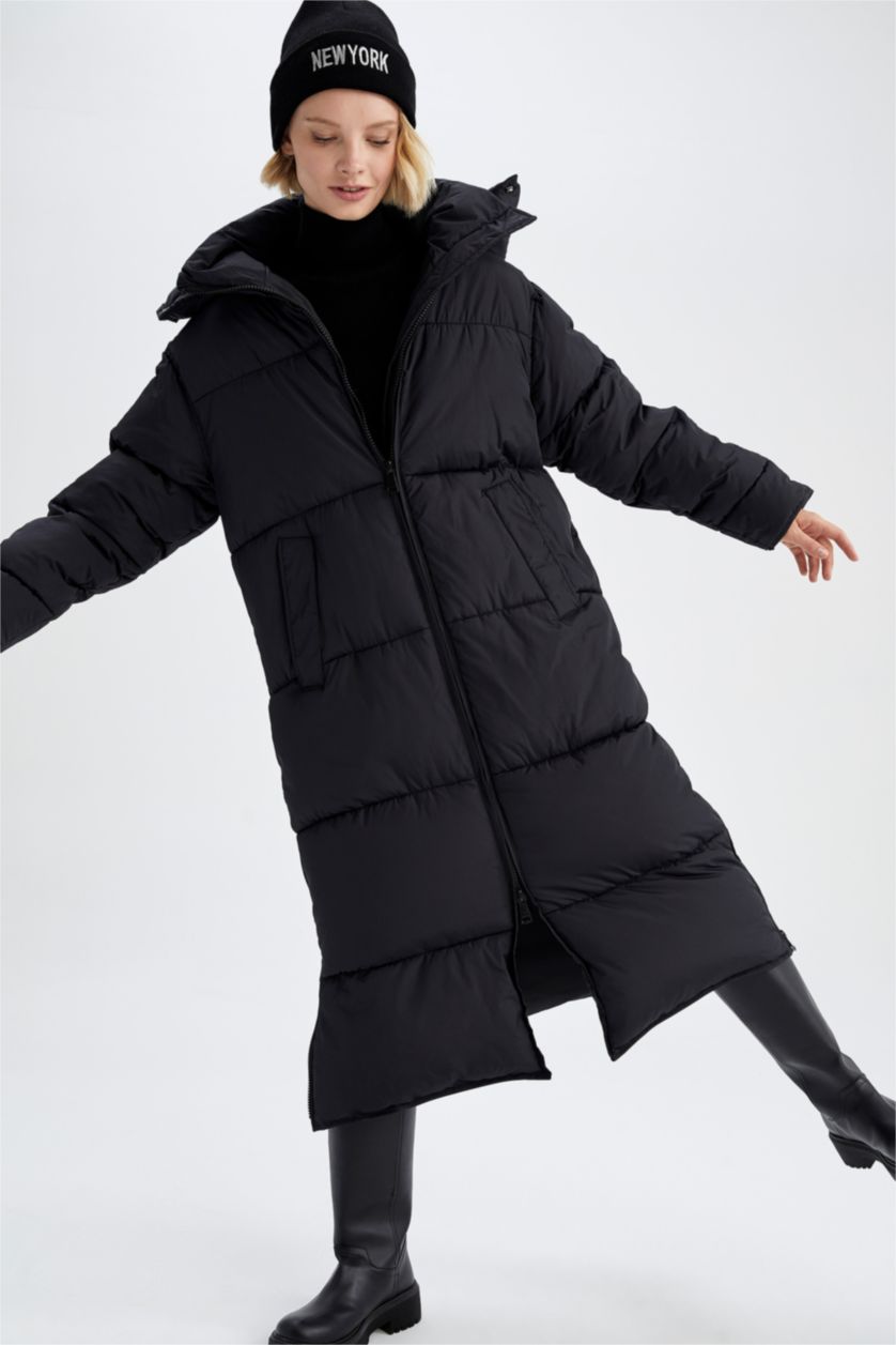 WOMAN Black Thermal Waterproof Hooded Puffer Jacket