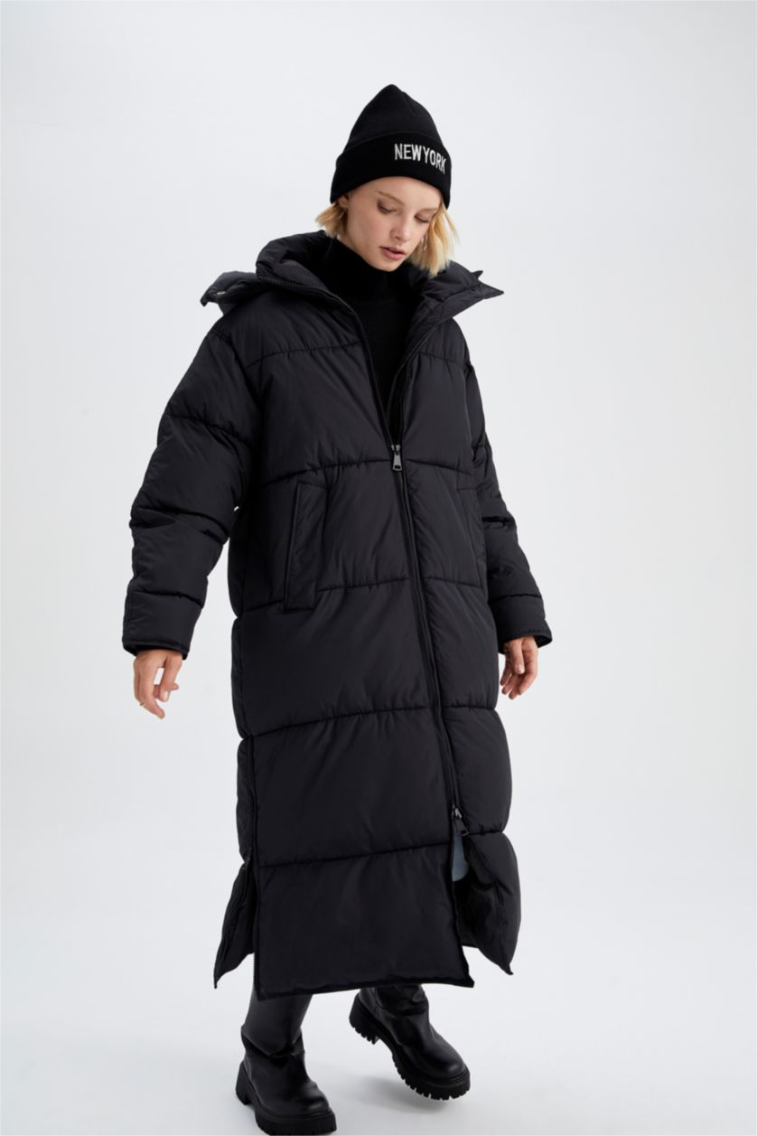 WOMAN Black Thermal Waterproof Hooded Puffer Jacket