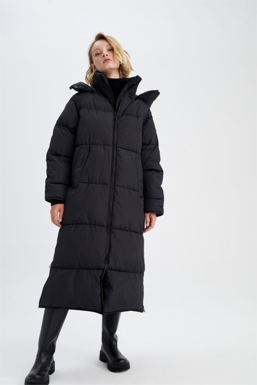 WOMAN Black Thermal Waterproof Hooded Puffer Jacket