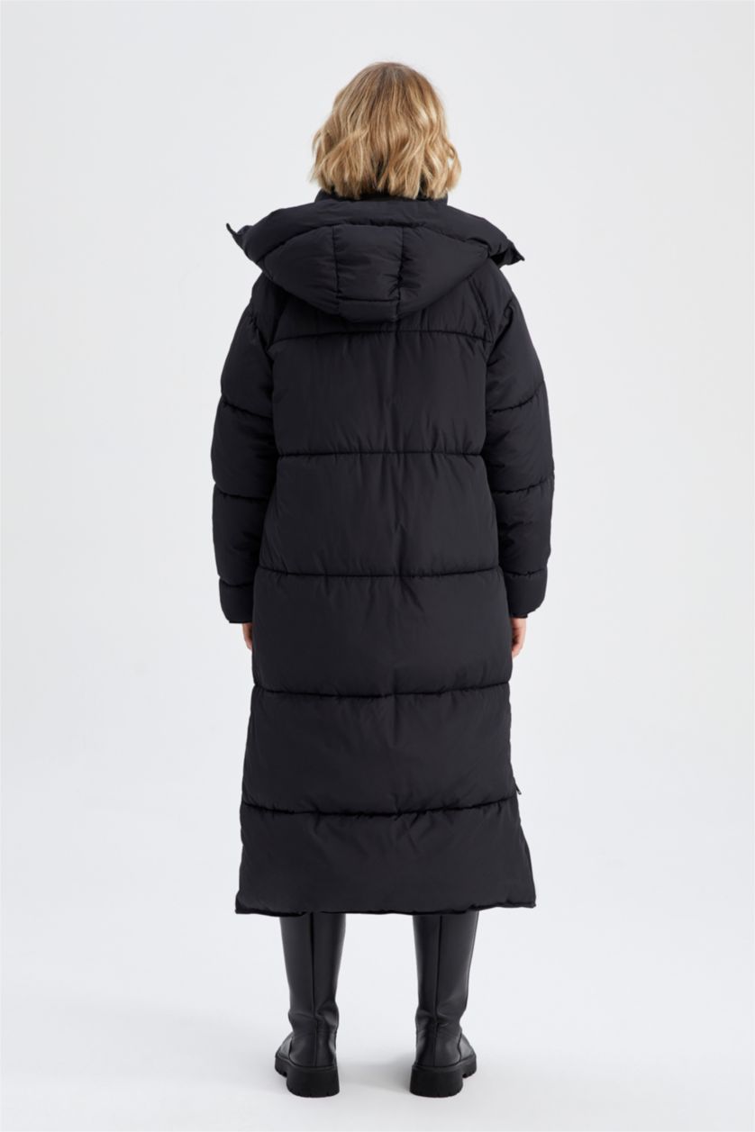 WOMAN Black Thermal Waterproof Hooded Puffer Jacket