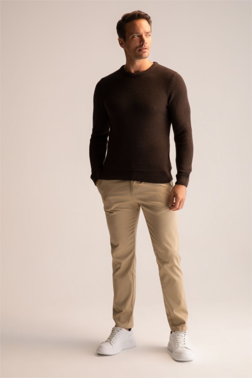 Man Brown Slim Fit Crew Neck Knitwear Pullover