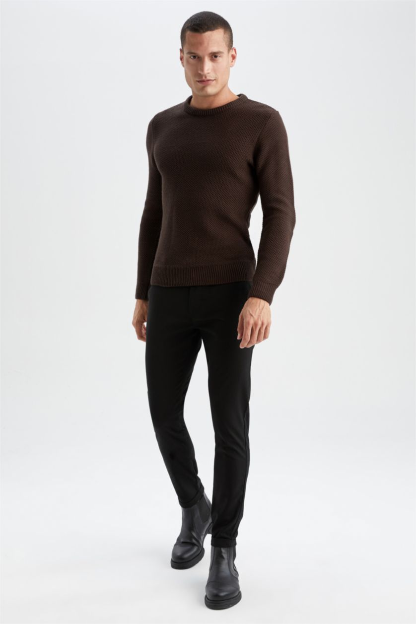 Man Brown Slim Fit Crew Neck Knitwear Pullover