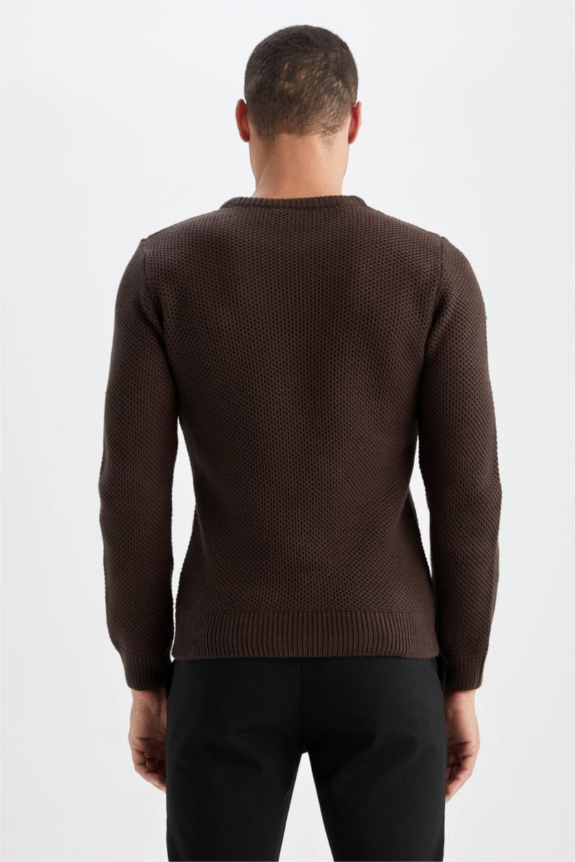 Man Brown Slim Fit Crew Neck Knitwear Pullover