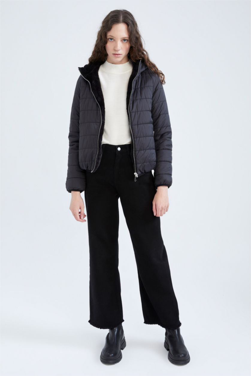 Kadın Siyah Polar Astarlı Kapüşonlu Çift Taraflı Giyilebilen Suni Kürklü Mont