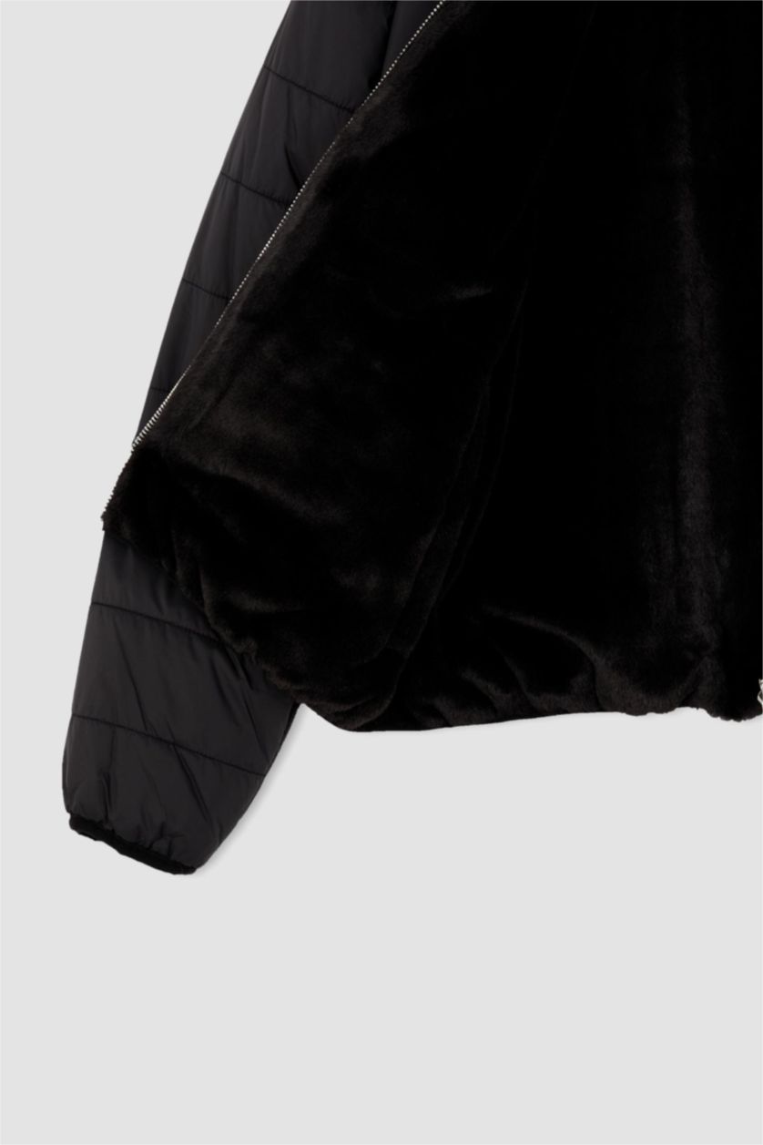 Kadın Siyah Polar Astarlı Kapüşonlu Çift Taraflı Giyilebilen Suni Kürklü Mont