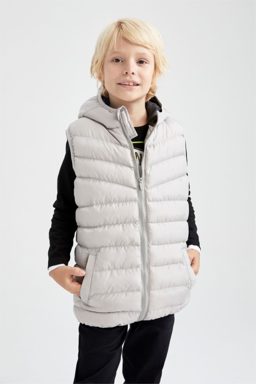 Мальчики и подростки Светло-серый Жилет стандартного кроя для мальчиков