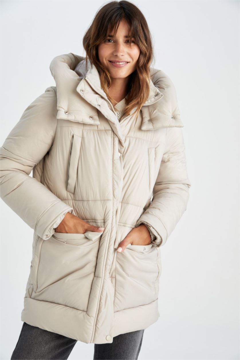 Kadın Kum Isı Yalıtımlı Su Geçirmez Kapüşonlu Hafif Uzun Dolgulu Mont