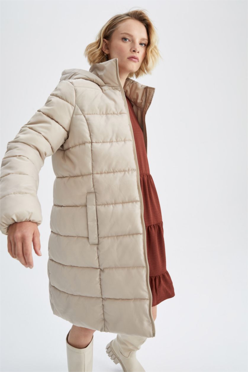 Kadın Camel Regular Kalıp Çıkarılabilir Kapüşonlu Su Geçirmez Kapüşonlu Uzun Şişme Mont