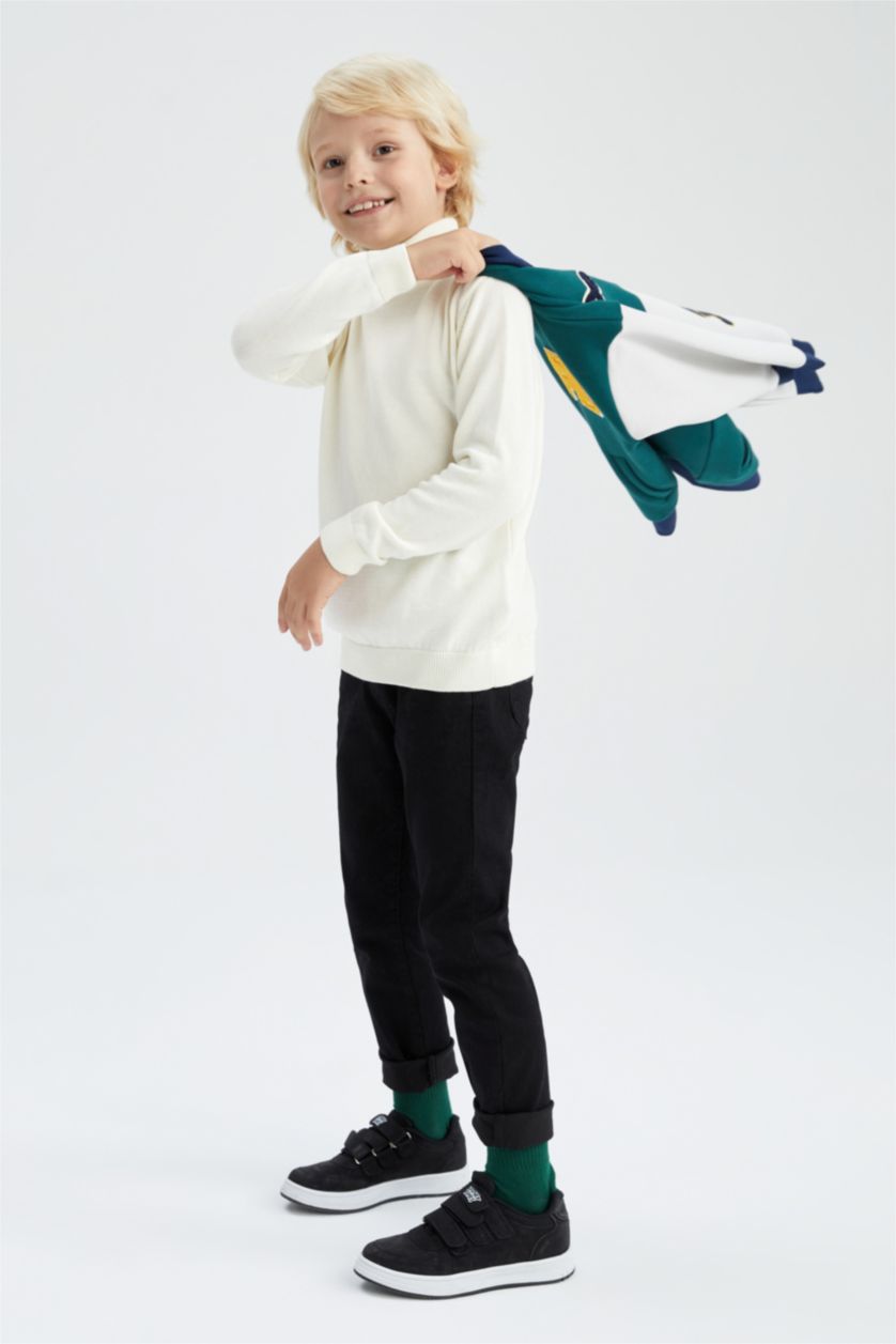 أولاد أسود بنطلون جينز ولادي بقصة ضيقة  يساق مستقيم