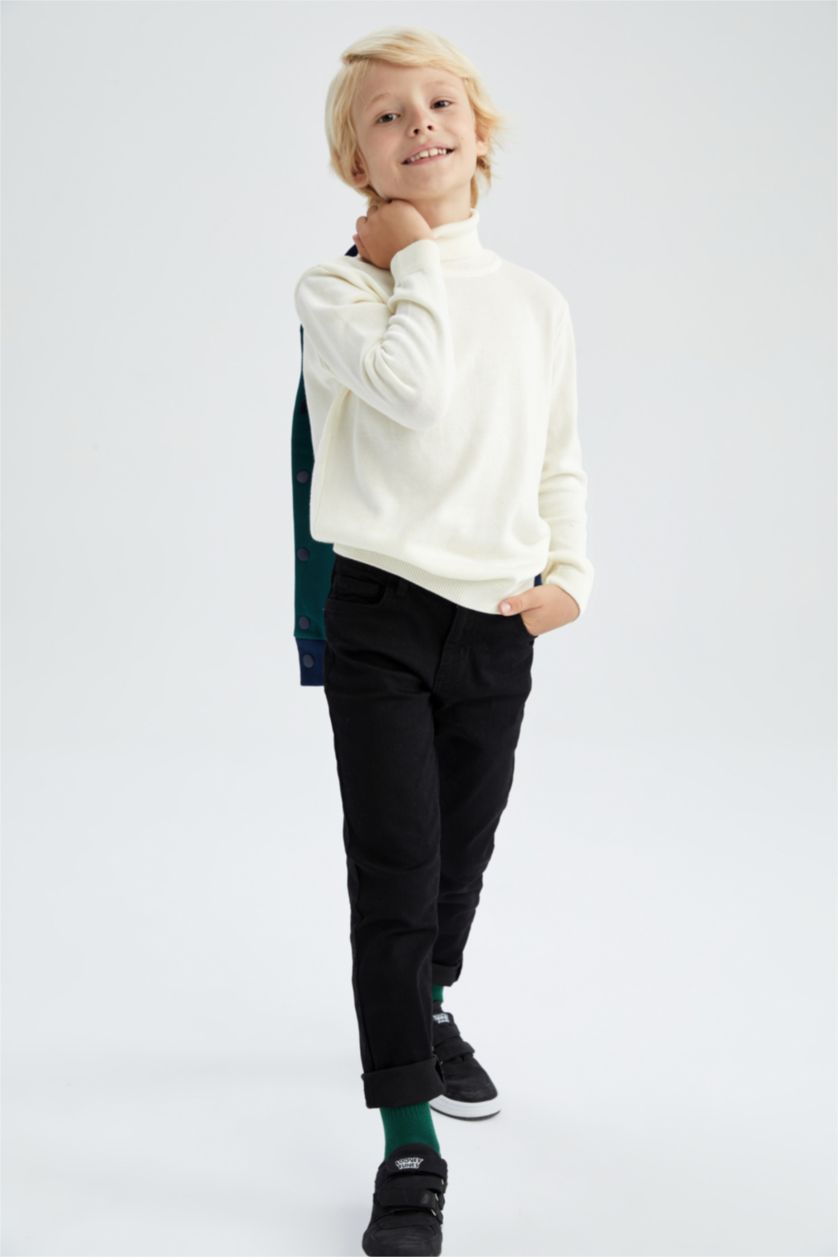 أولاد أسود بنطلون جينز ولادي بقصة ضيقة  يساق مستقيم