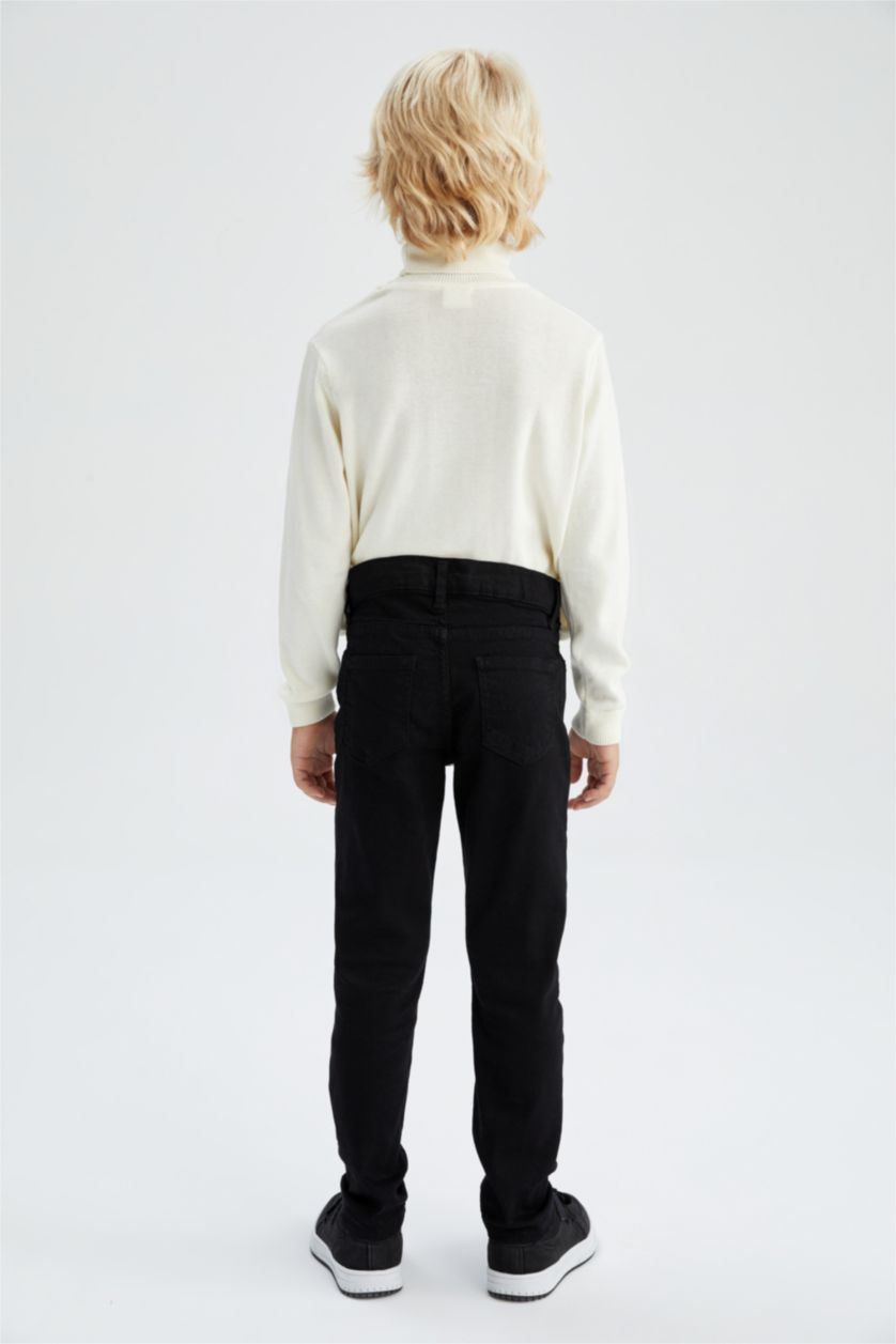 أولاد أسود بنطلون جينز ولادي بقصة ضيقة  يساق مستقيم