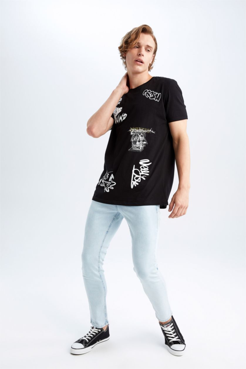 رجال أسود تي شيرت مطبوع بقصة طويلة بياقة مستديرة