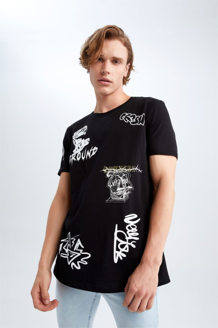 رجال أسود تي شيرت مطبوع بقصة طويلة بياقة مستديرة