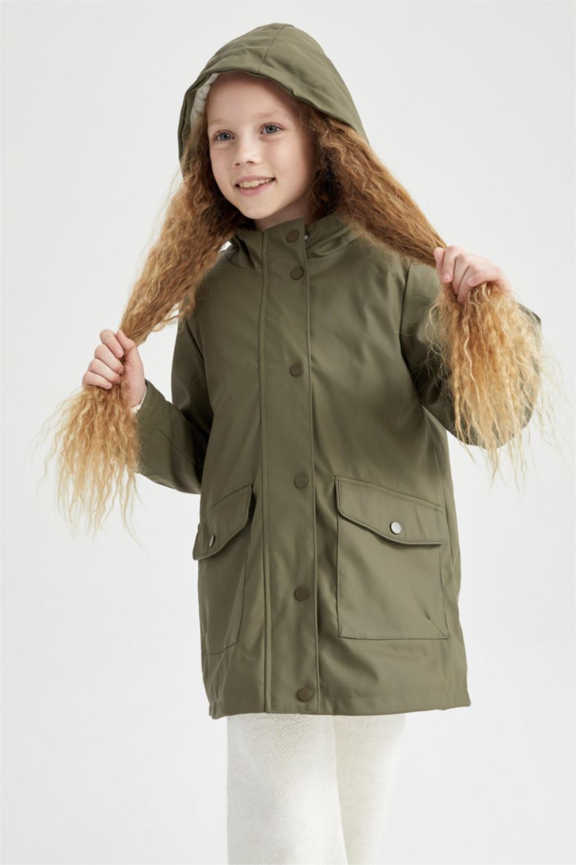 بنات كاكي فاتح معطف مطري بغطاء للرأس