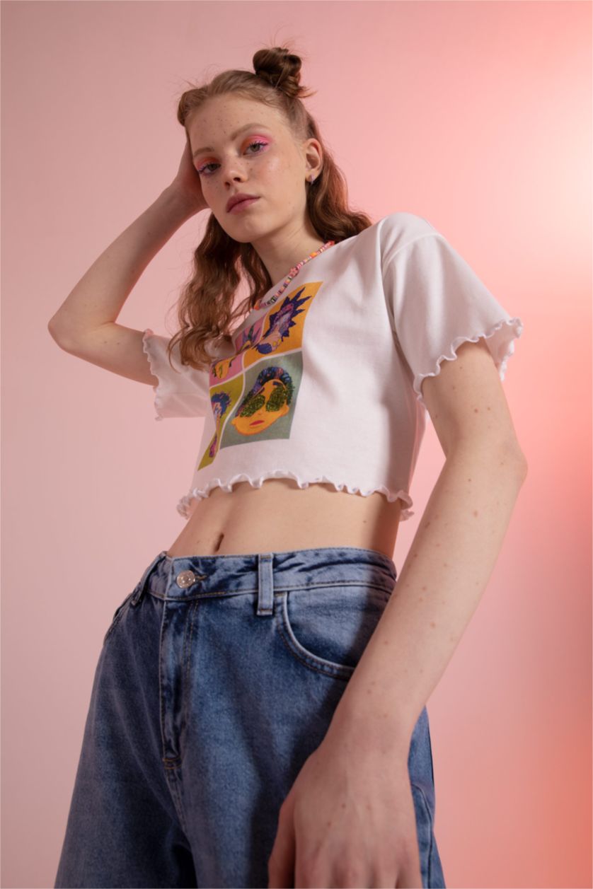 نساء اوف وايت تي شيرت قصير الأكمام من Rick and Morty