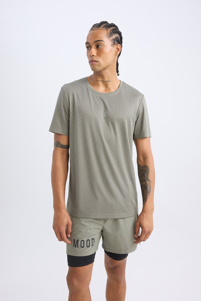 Erkek Haki Hızlı Kuruyan Slim Fit Dar Kesim Bisiklet Yaka Baskılı Sporcu Kısa Kollu Tişört