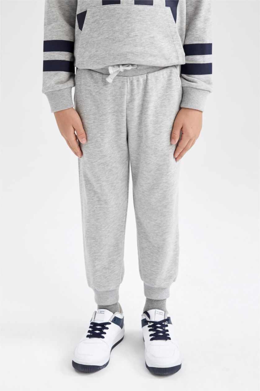 أولاد ميلانج رمادي فاتح طقم ولادي من قطعتين