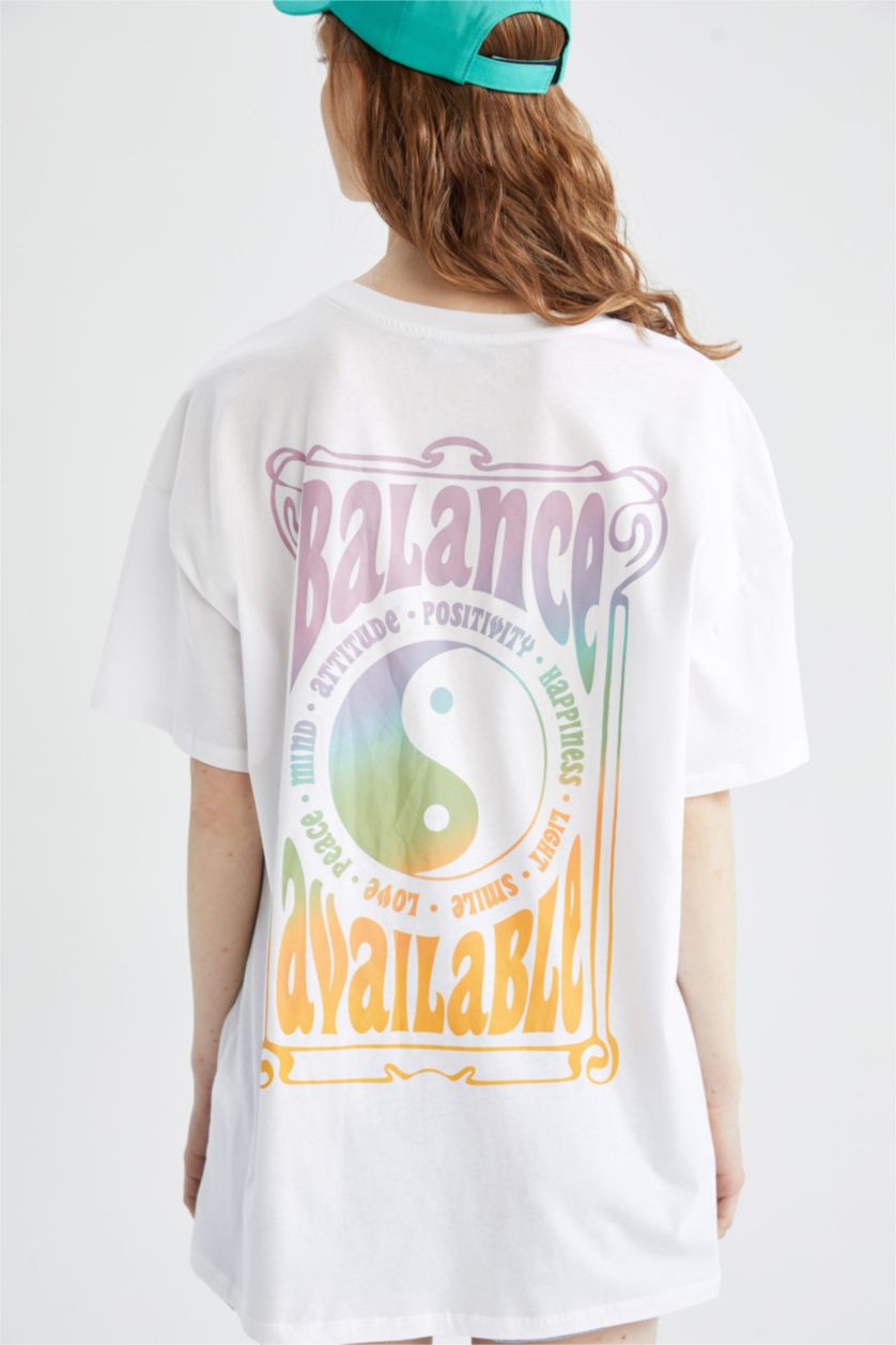 نساء أبيض تي شيرت بأكمام قصيرة مطبوع  من الخلف برقبة مستديرة اوفر سايز