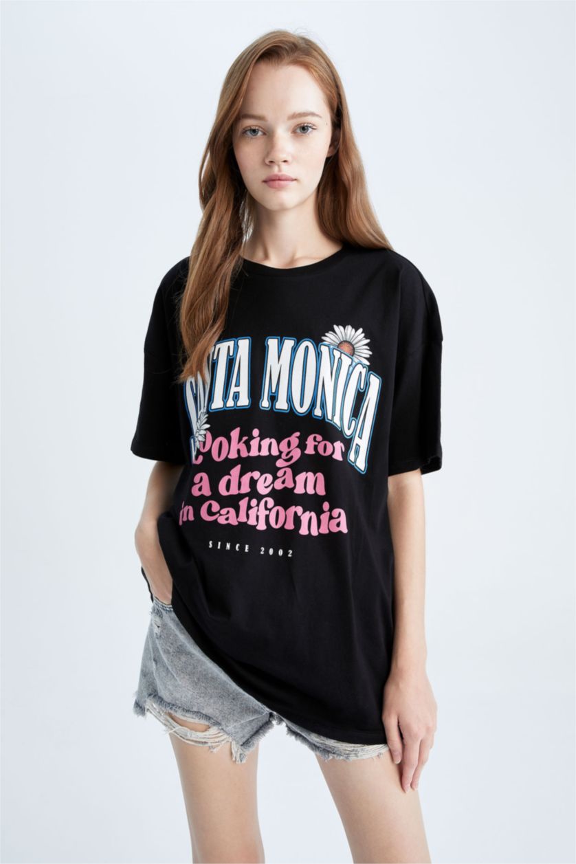 نساء أسود تي شيرت بأكمام قصيرة مطبوع عليه شعار قوطي اوفر سايز  برقبة دائرية