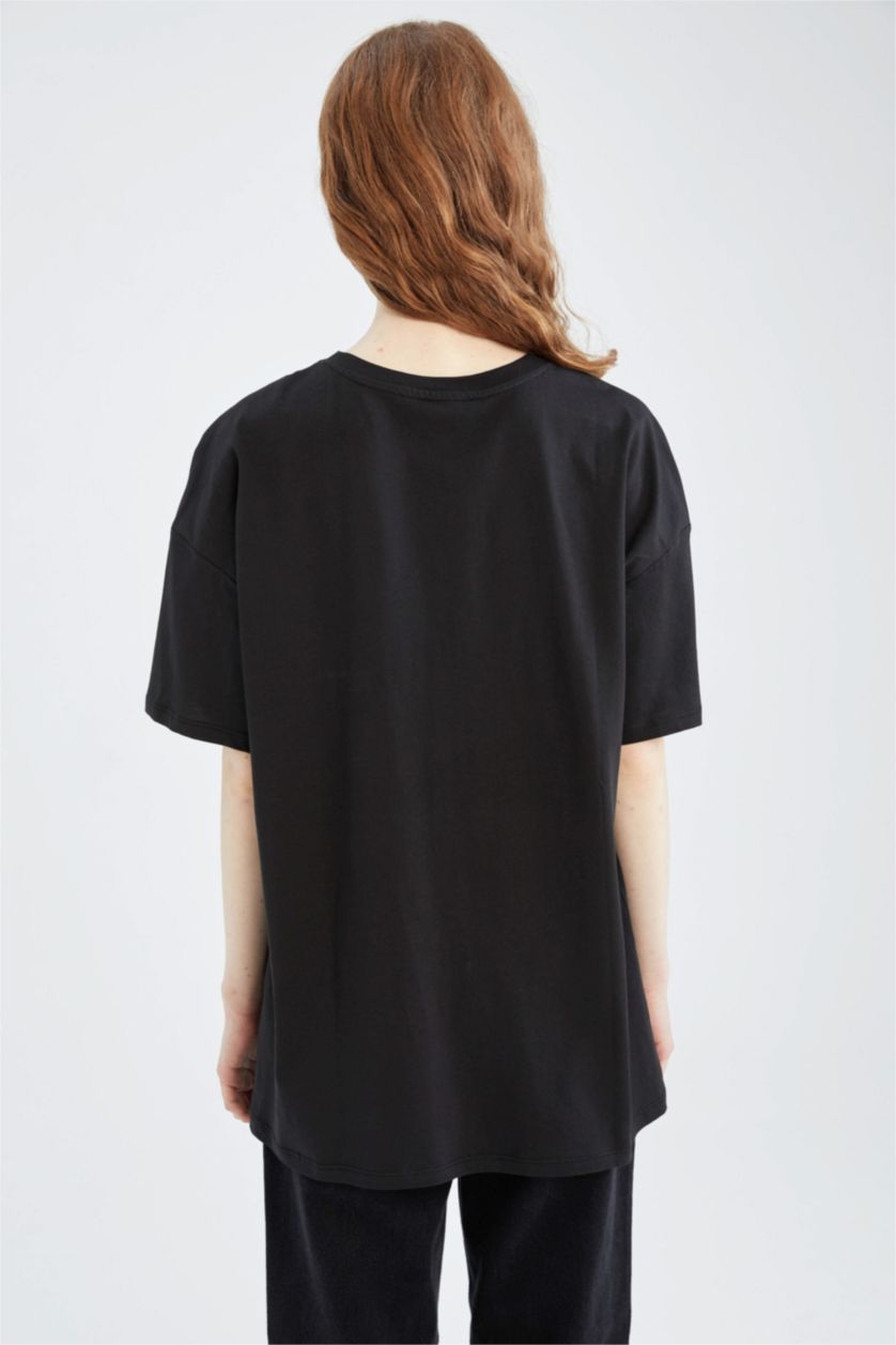 نساء أسود تي شيرت بأكمام قصيرة مطبوع عليه شعار قوطي اوفر سايز  برقبة دائرية