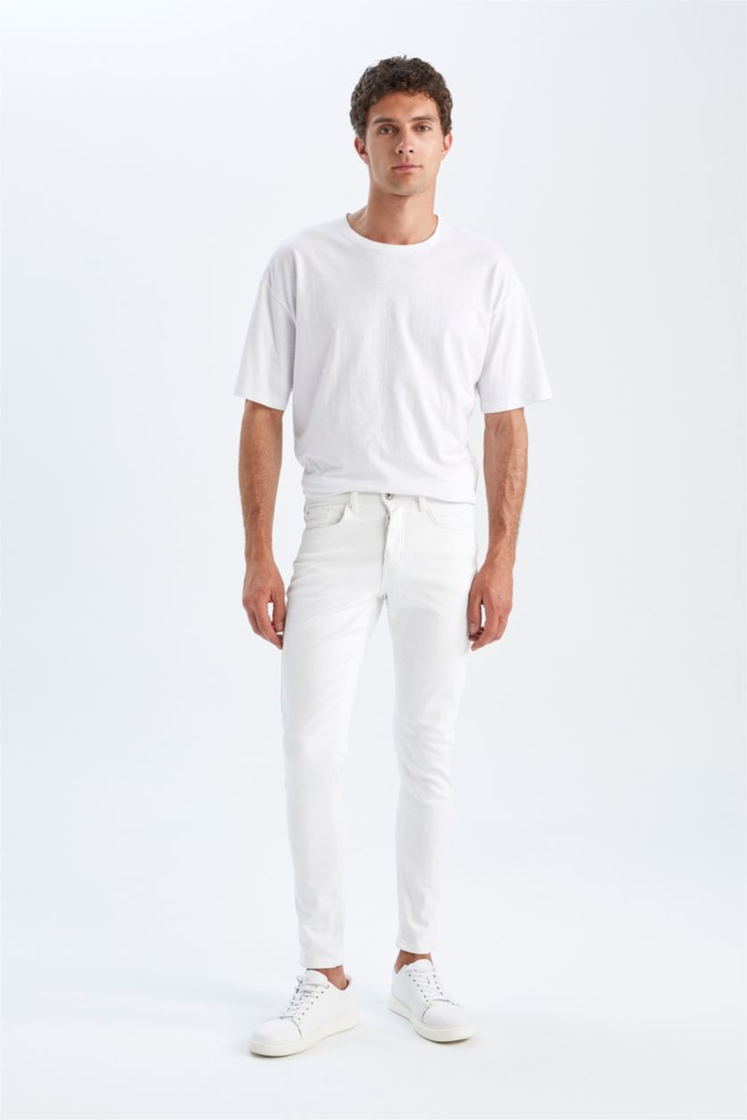 رجال أبيض بنطلون جينز بقصة مريحة ضيقة بخصر عادي بساق ضيق