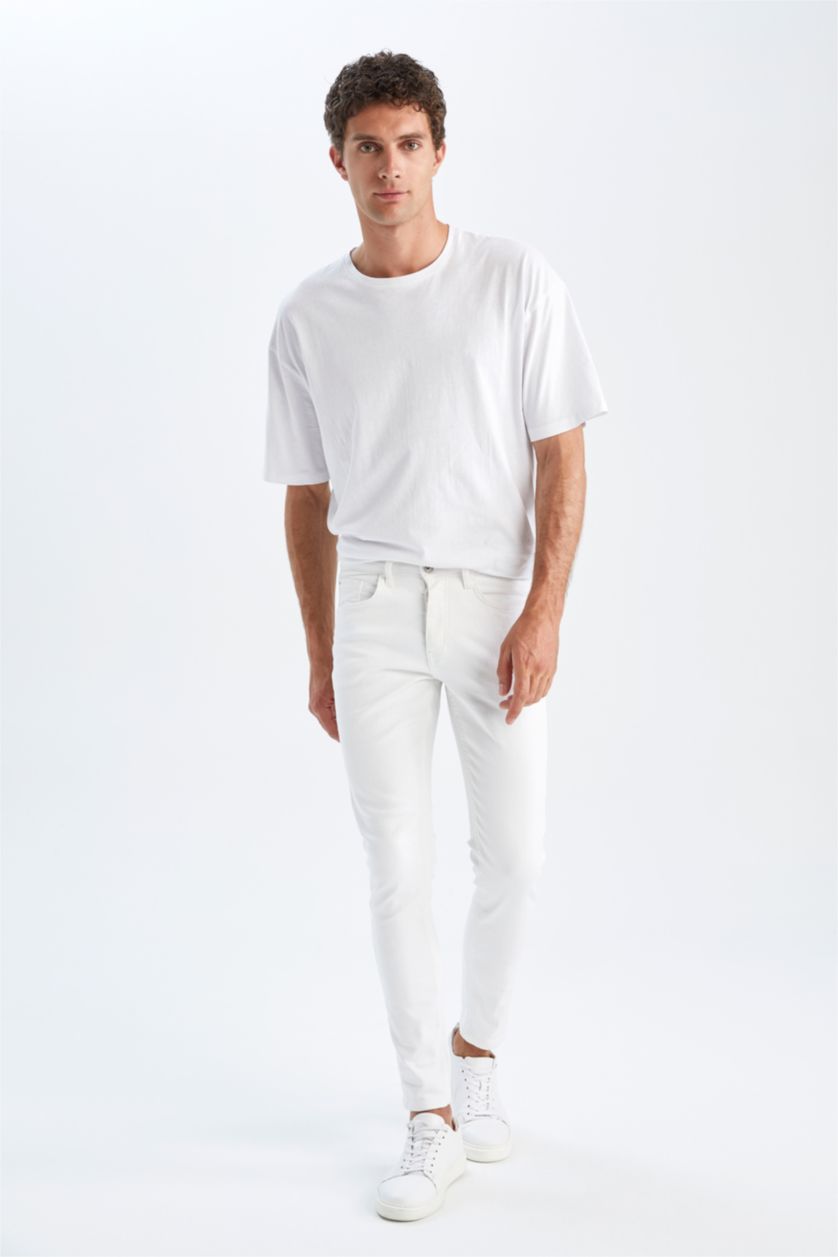 رجال أبيض بنطلون جينز بقصة مريحة ضيقة بخصر عادي بساق ضيق