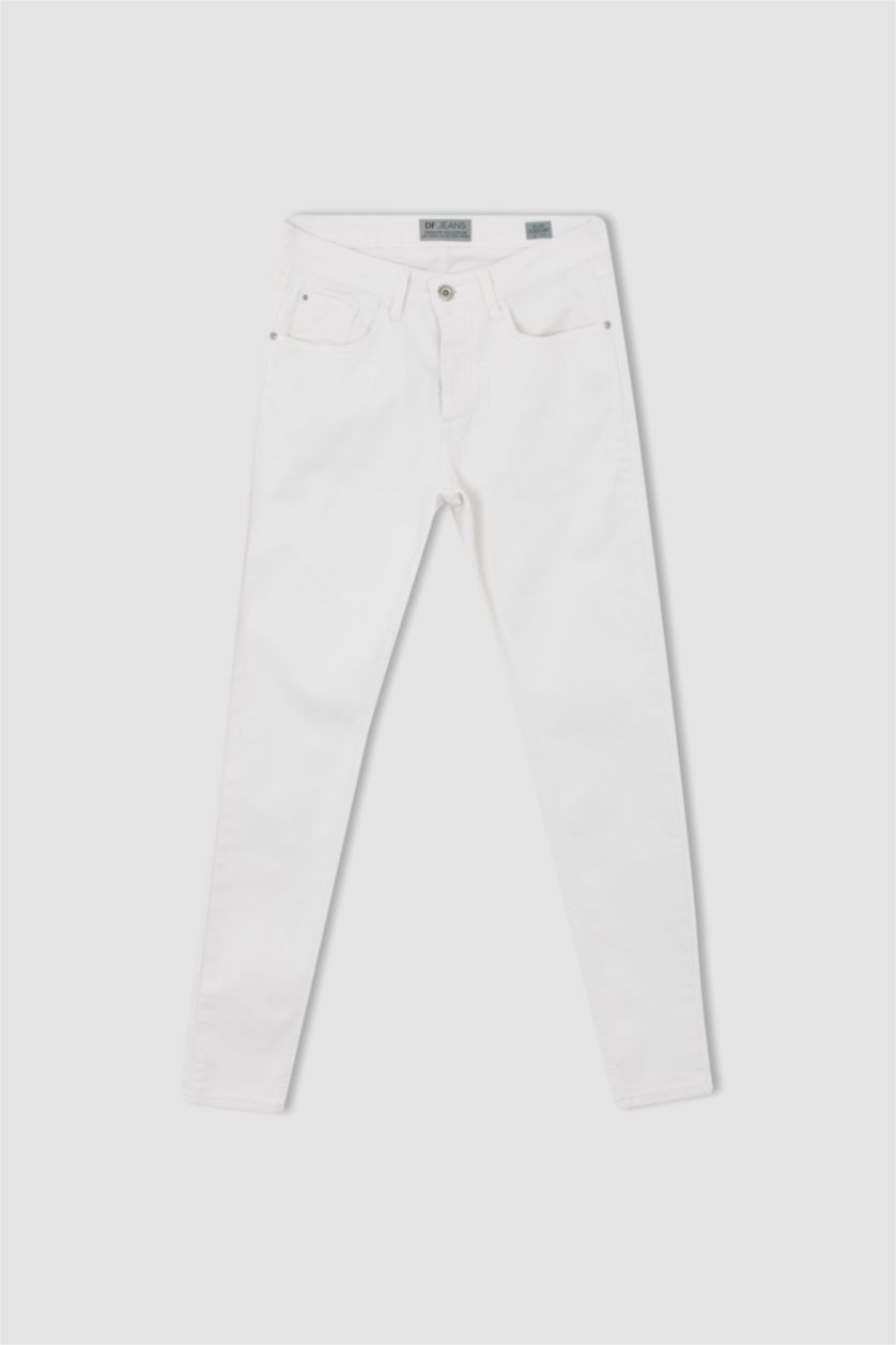 رجال أبيض بنطلون جينز بقصة مريحة ضيقة بخصر عادي بساق ضيق