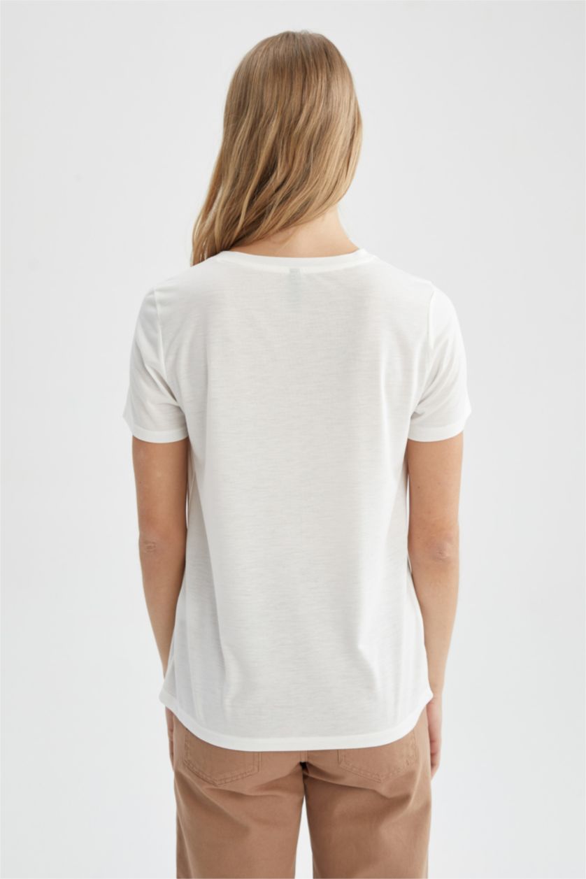 FEMME Écru T-shirt à manches courtes et imprimé à slogan et à sequins Regular Fit