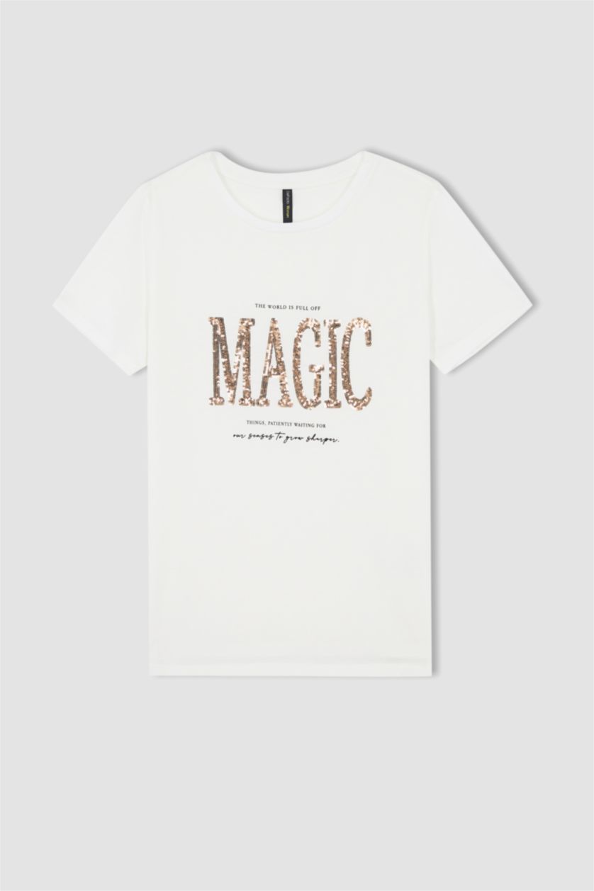 FEMME Écru T-shirt à manches courtes et imprimé à slogan et à sequins Regular Fit