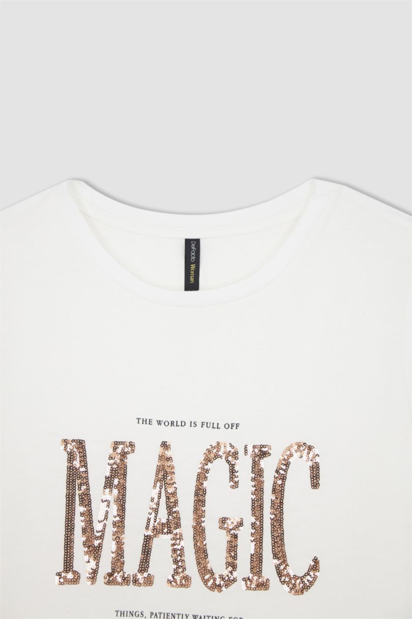 FEMME Écru T-shirt à manches courtes et imprimé à slogan et à sequins Regular Fit