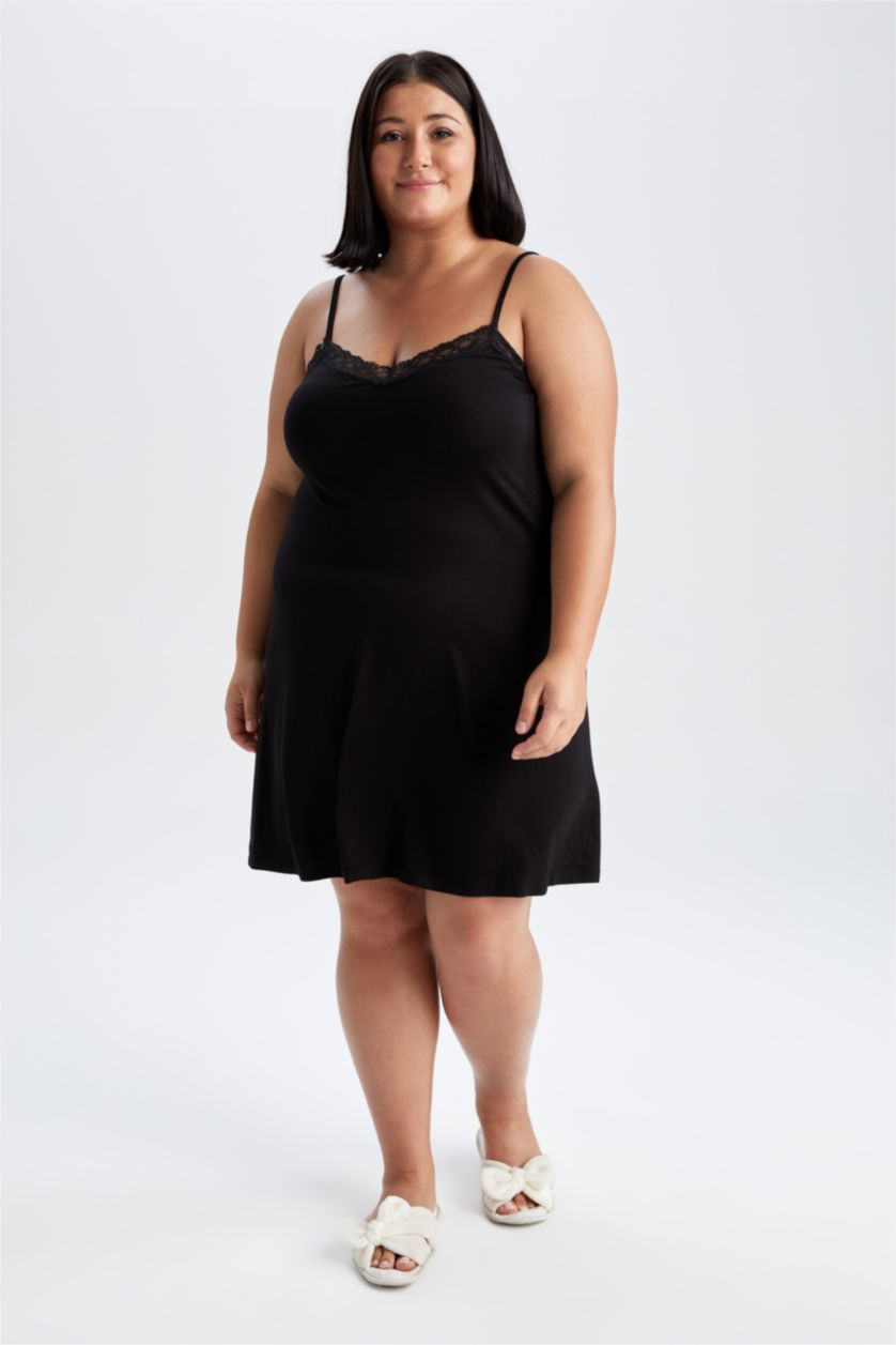 Kadın Siyah DF Plus Regular Fit V Yaka Askılı Büyük Beden Gecelik